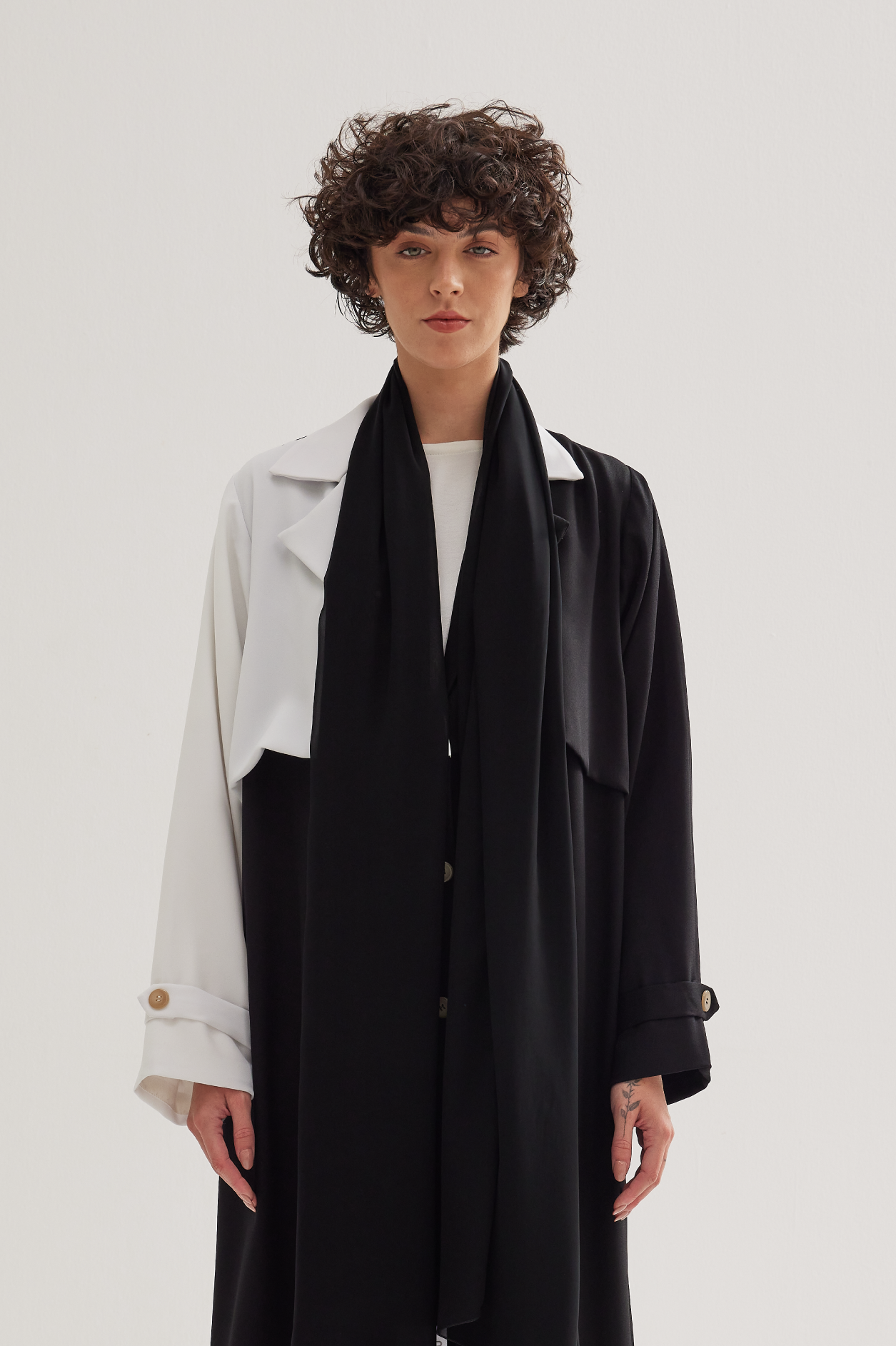 Coat Abaya in White and Black