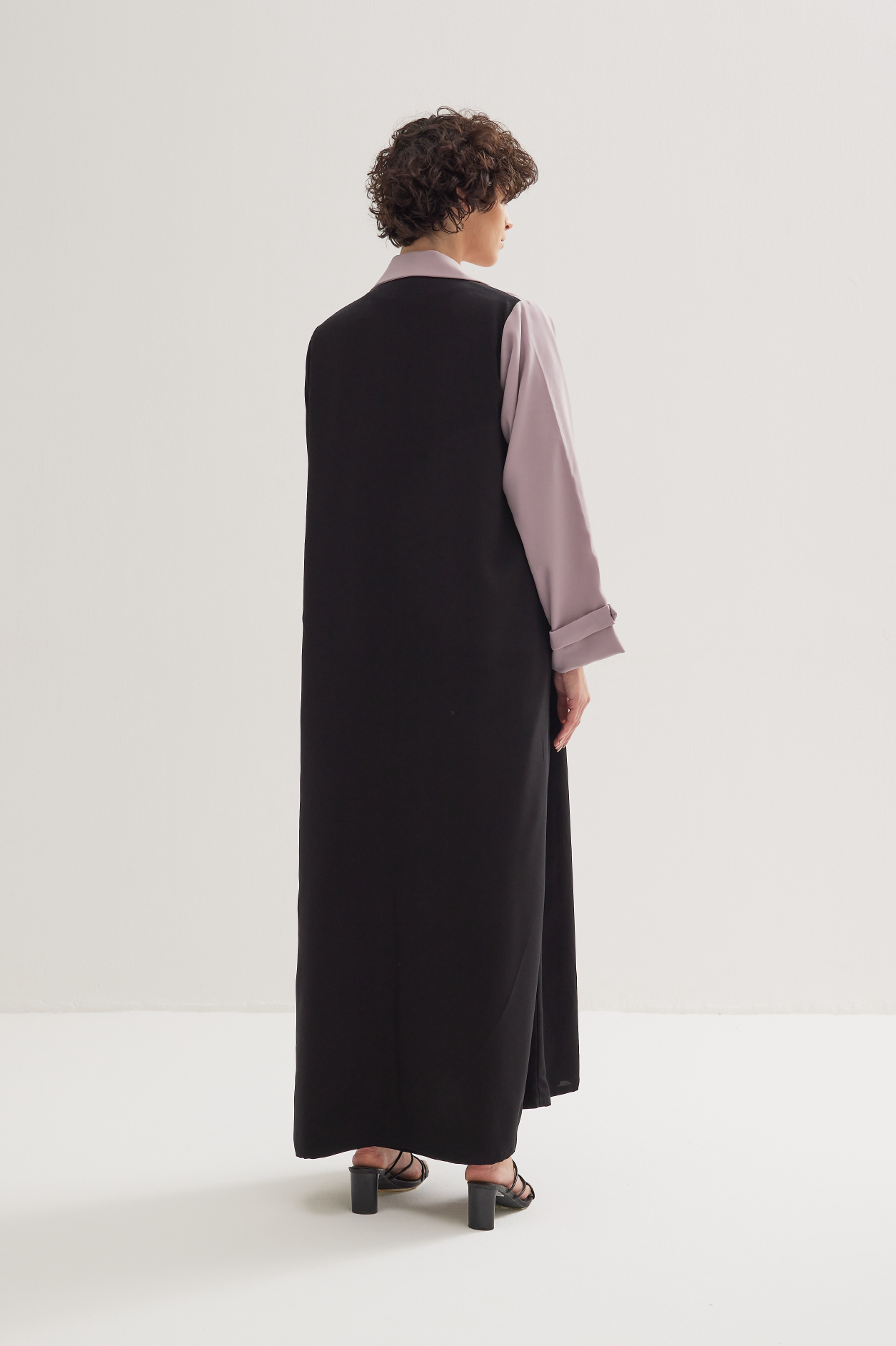 Coat Abaya in Neutral Purple and Black